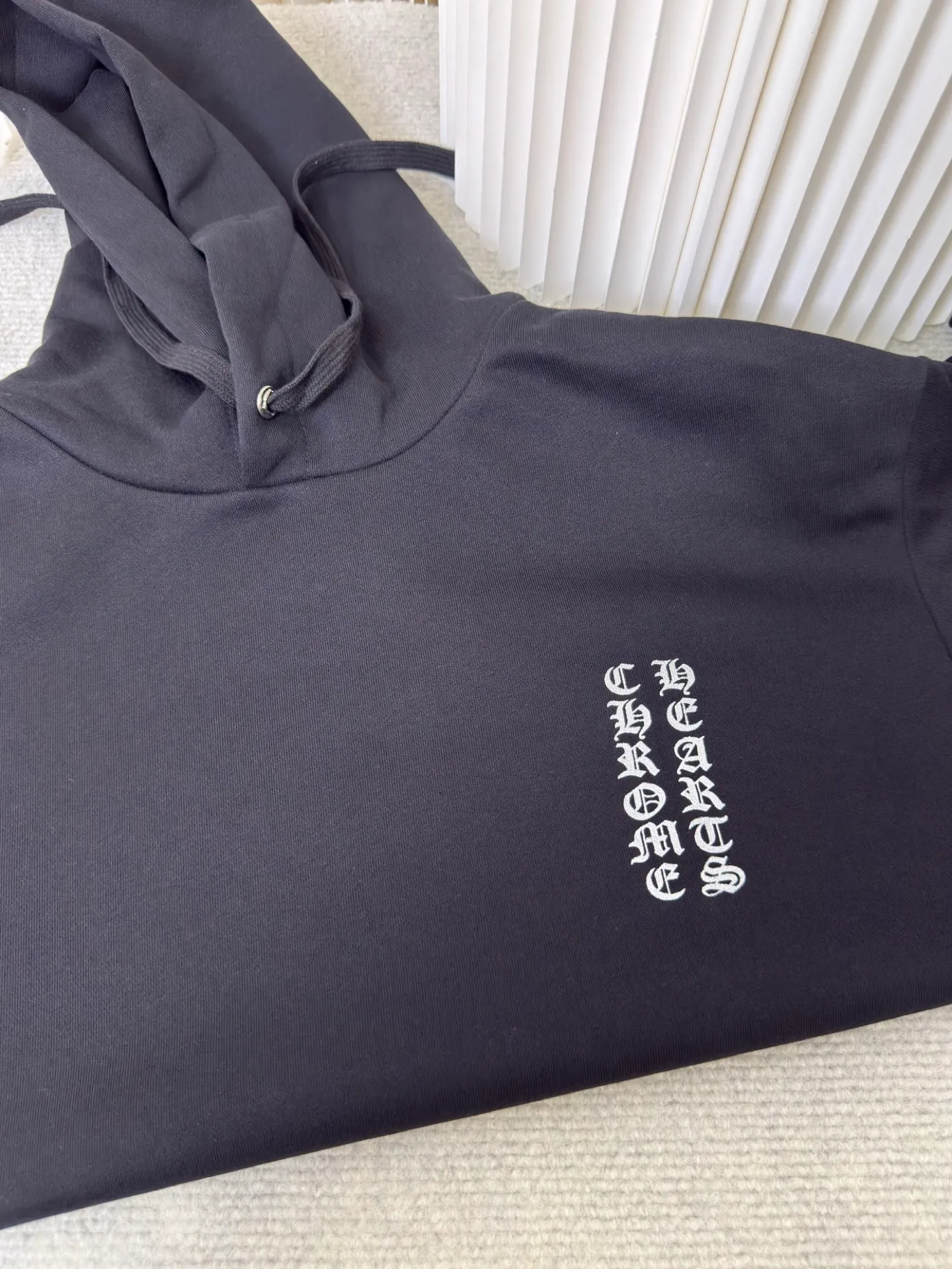 P400 Chrome Hearts 1988 limited edition sweatshirt. The fabric is made of fleece 420g cotton. The printing uses a variety of printing techniques. Thermoset ink printing. Size S M L